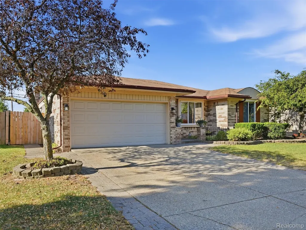12982 Canterbury Drive Sterling Heights City MI 48312