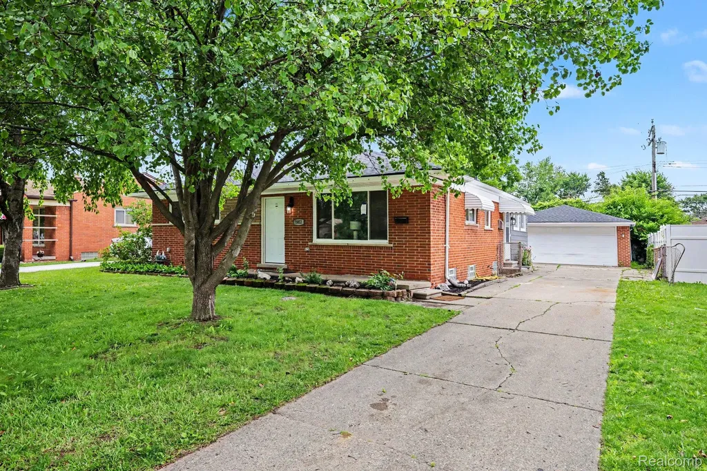 35812 Little Mack Avenue Clinton Charter Township MI 48035