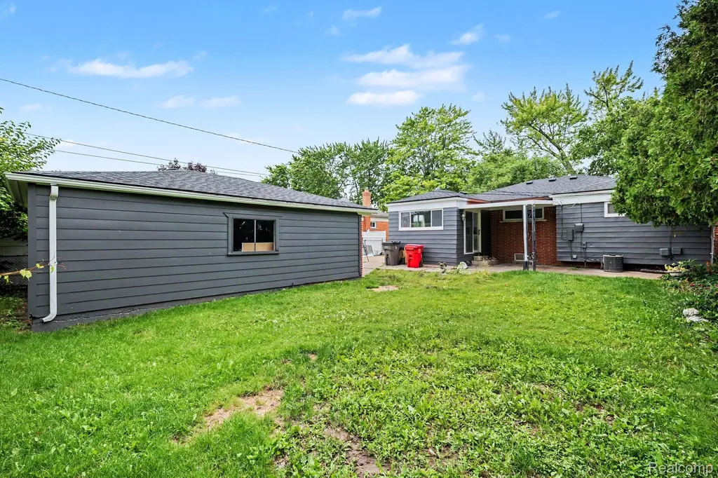35812 Little Mack Avenue Clinton Charter Township MI 48035