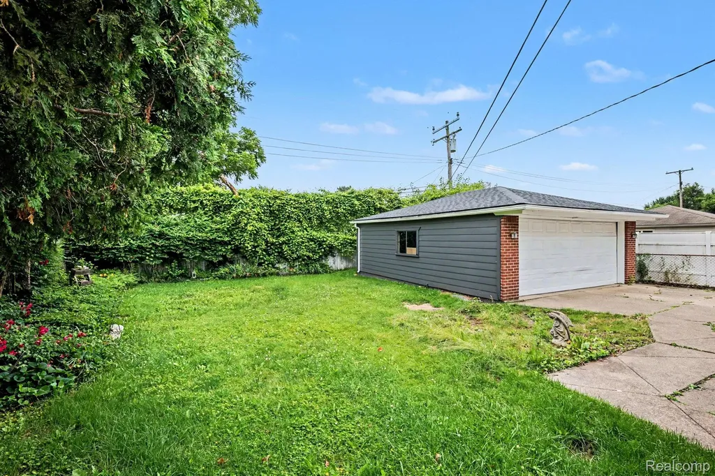 35812 Little Mack Avenue Clinton Charter Township MI 48035