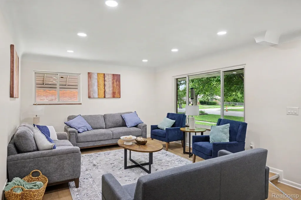 35812 Little Mack Avenue Clinton Charter Township MI 48035