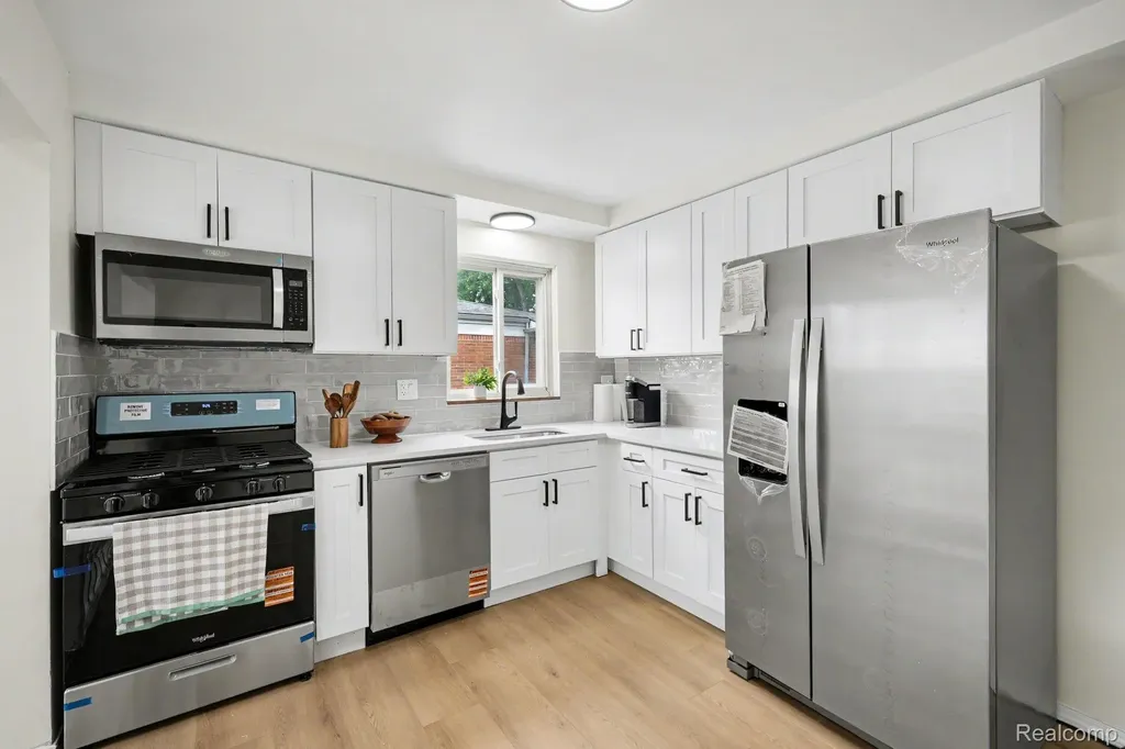 35812 Little Mack Avenue Clinton Charter Township MI 48035