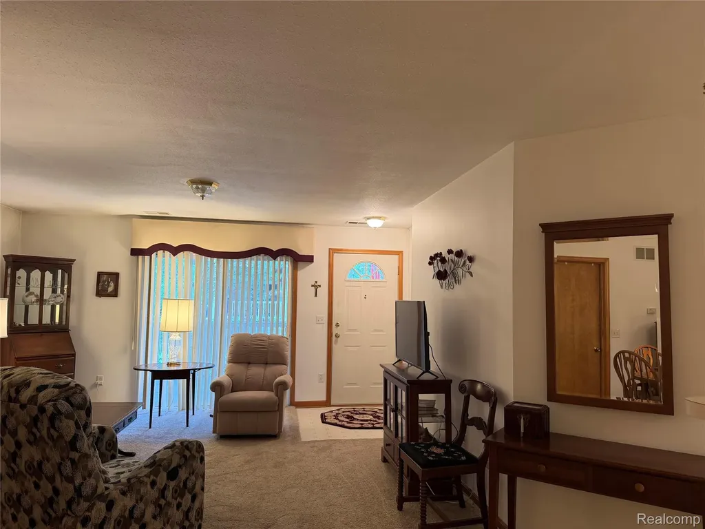 276 Marigold Circle Westland City MI 48185