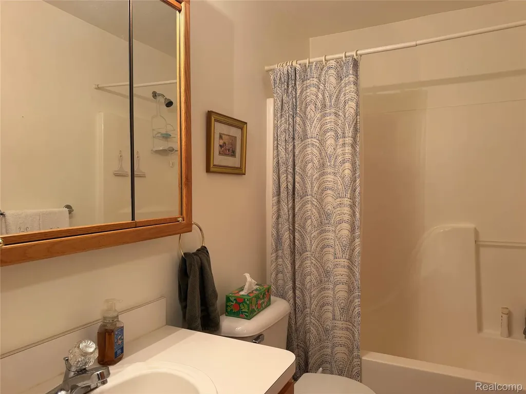 276 Marigold Circle Westland City MI 48185