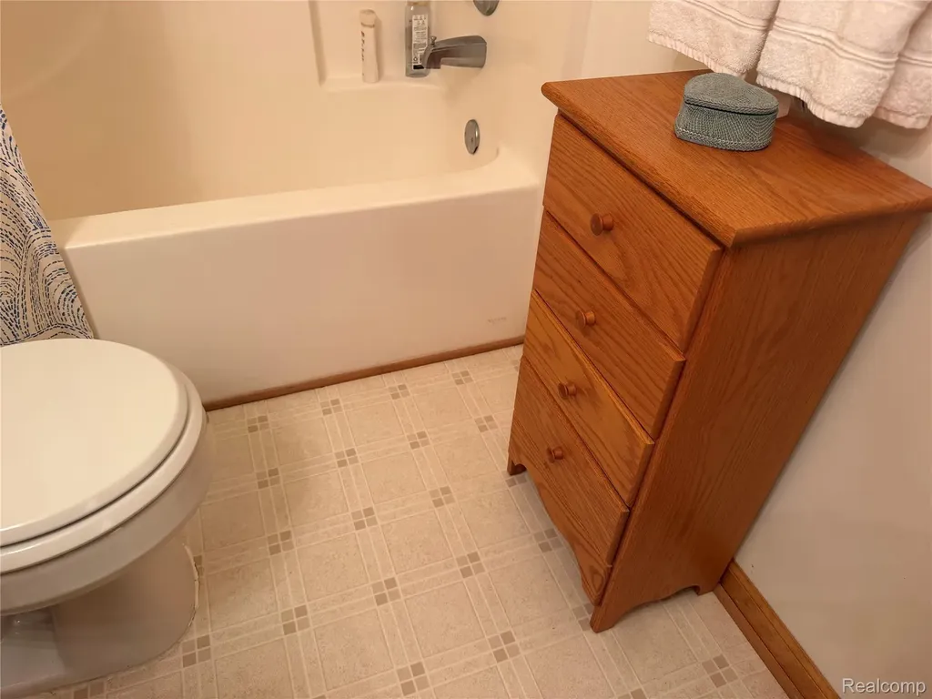 276 Marigold Circle Westland City MI 48185