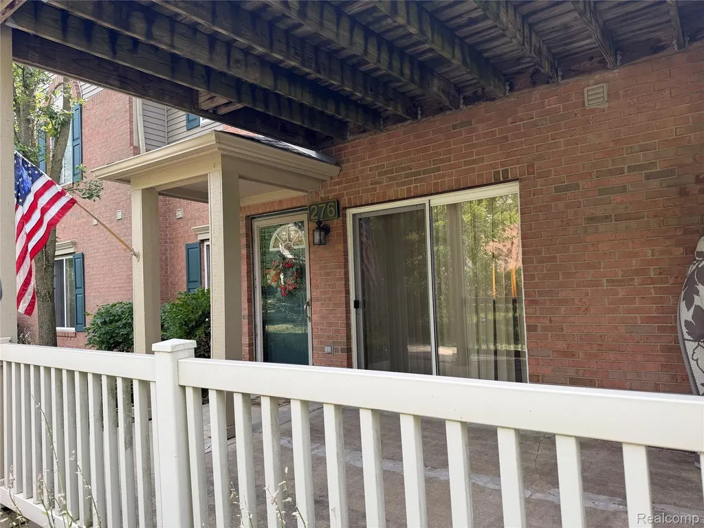 276 Marigold Circle Westland City MI 48185