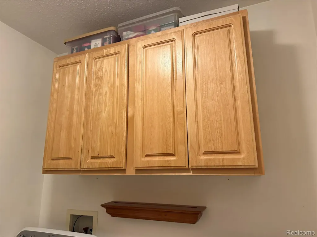 276 Marigold Circle Westland City MI 48185
