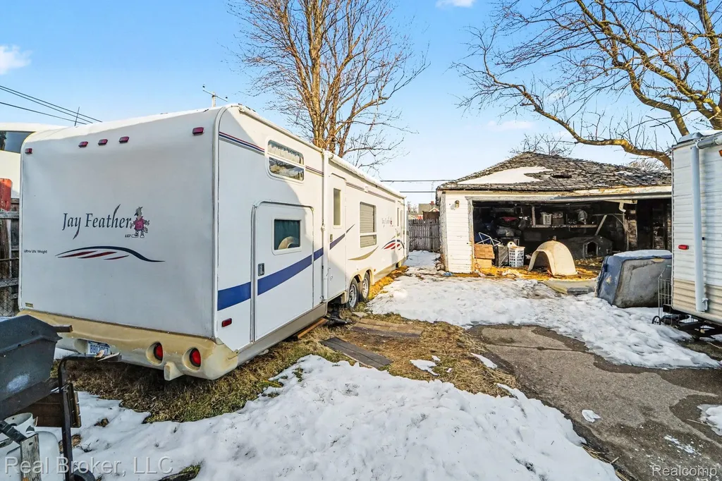 19932 Alcoy Street Detroit City MI 48205