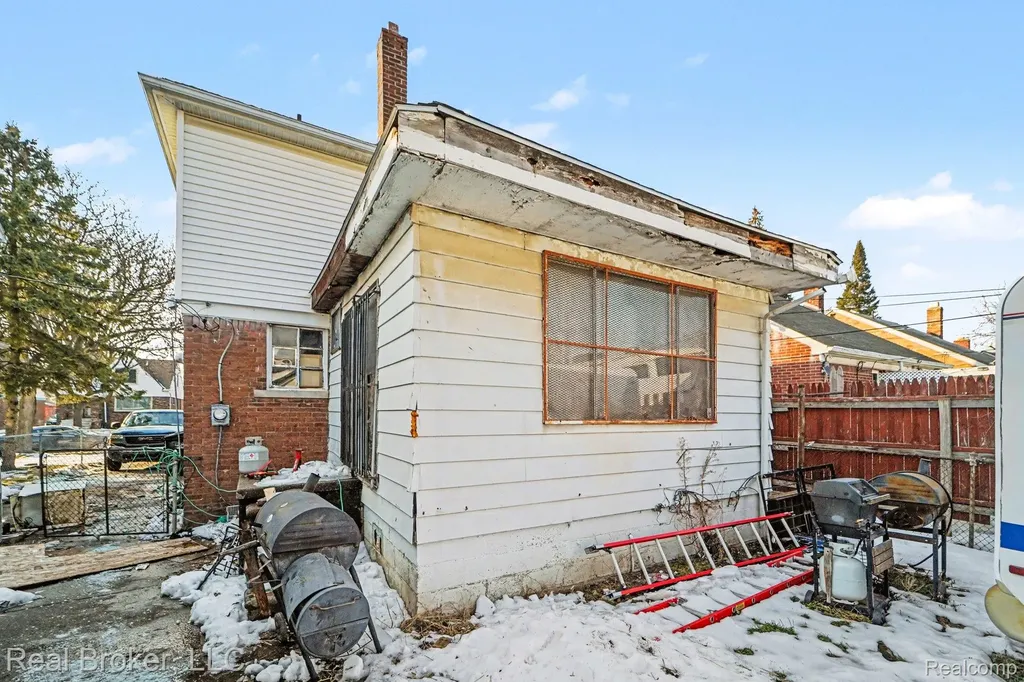 19932 Alcoy Street Detroit City MI 48205
