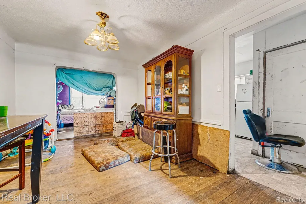 19932 Alcoy Street Detroit City MI 48205
