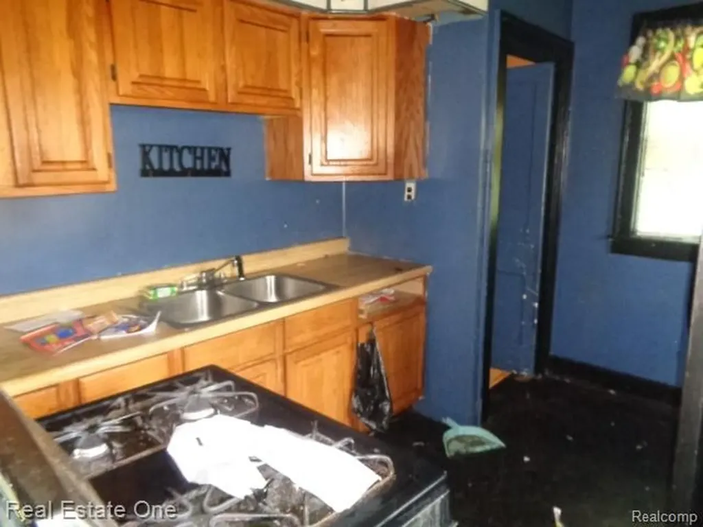 10074 Beechdale Street Detroit City MI 48204