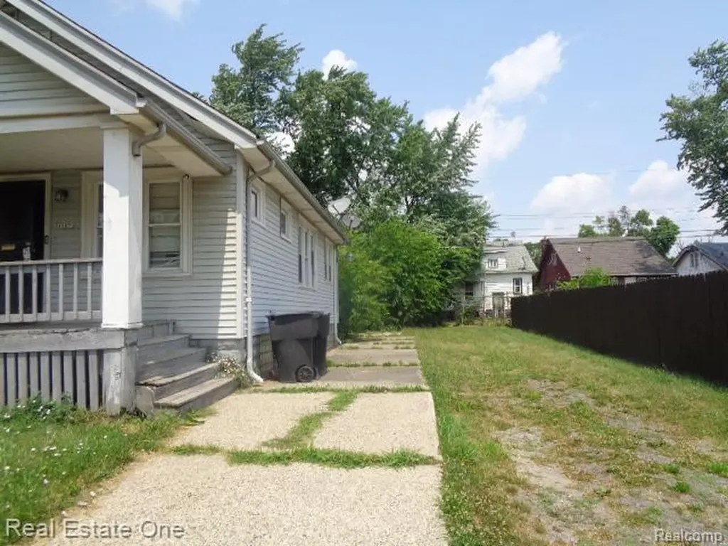 10074 Beechdale Street Detroit City MI 48204