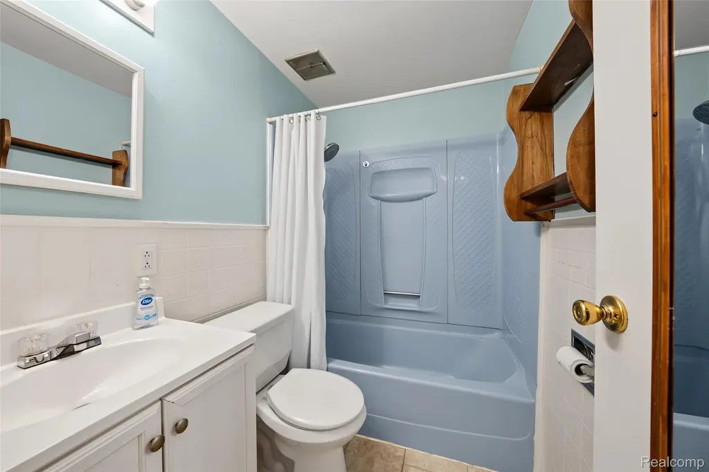 2535 Locust Street Port Huron City MI 48060