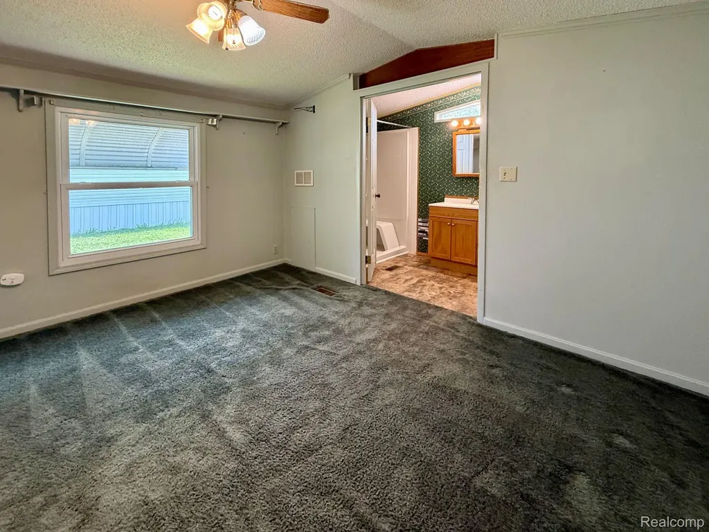 39 Oakridge E Monroe Charter Township MI 48161