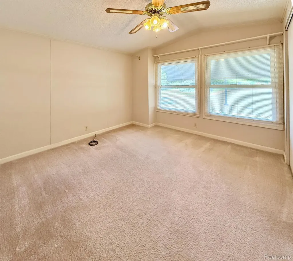 39 Oakridge E Monroe Charter Township MI 48161
