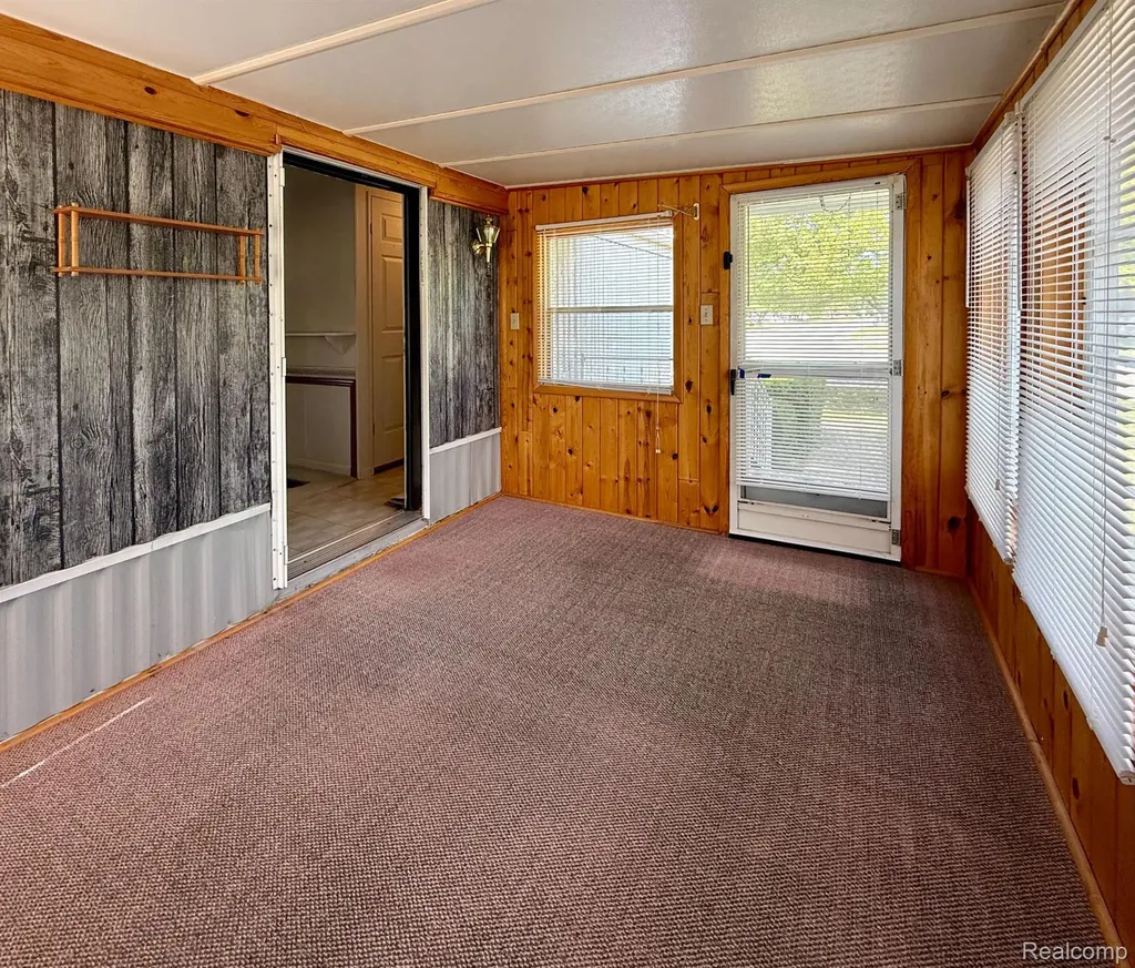 39 Oakridge E Monroe Charter Township MI 48161