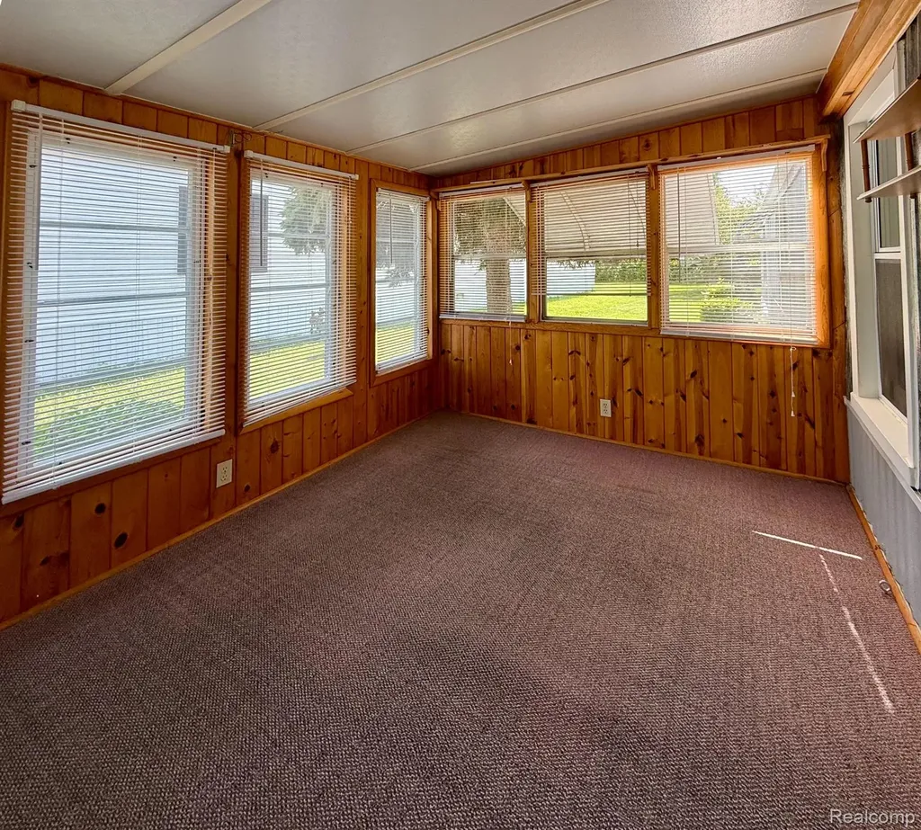 39 Oakridge E Monroe Charter Township MI 48161