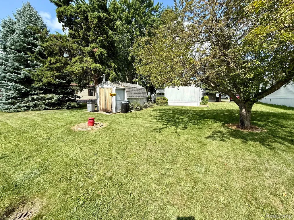 39 Oakridge E Monroe Charter Township MI 48161
