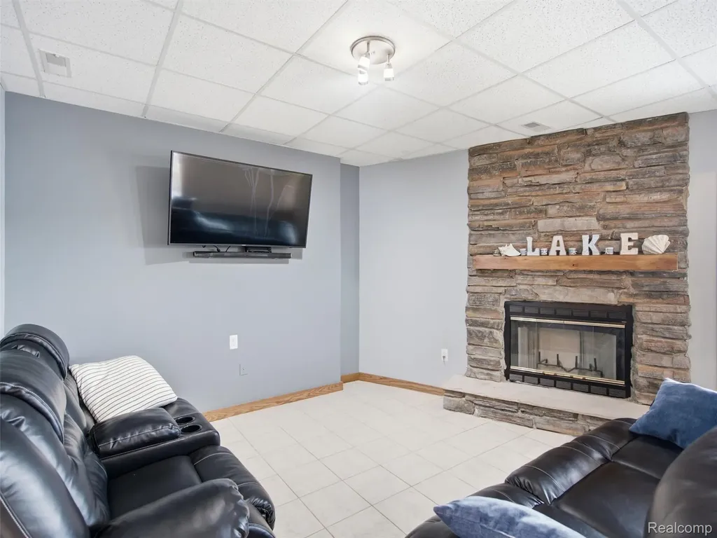 14292 Westman Drive Fenton City MI 48430