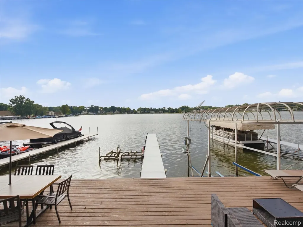 14292 Westman Drive Fenton City MI 48430