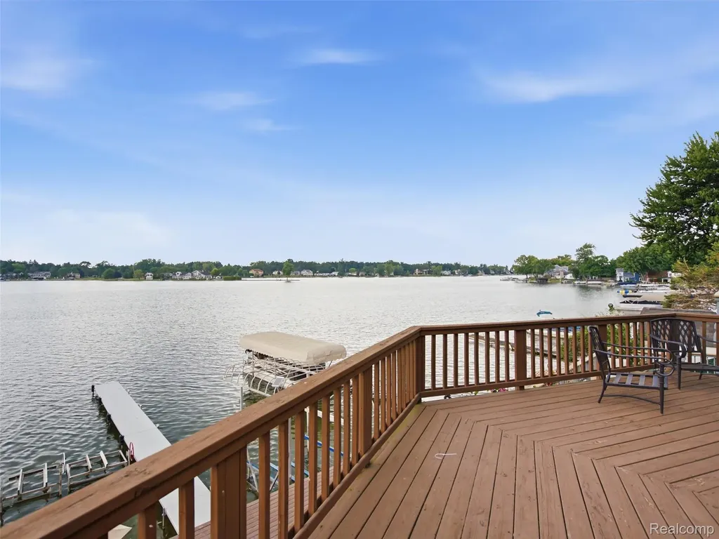 14292 Westman Drive Fenton City MI 48430