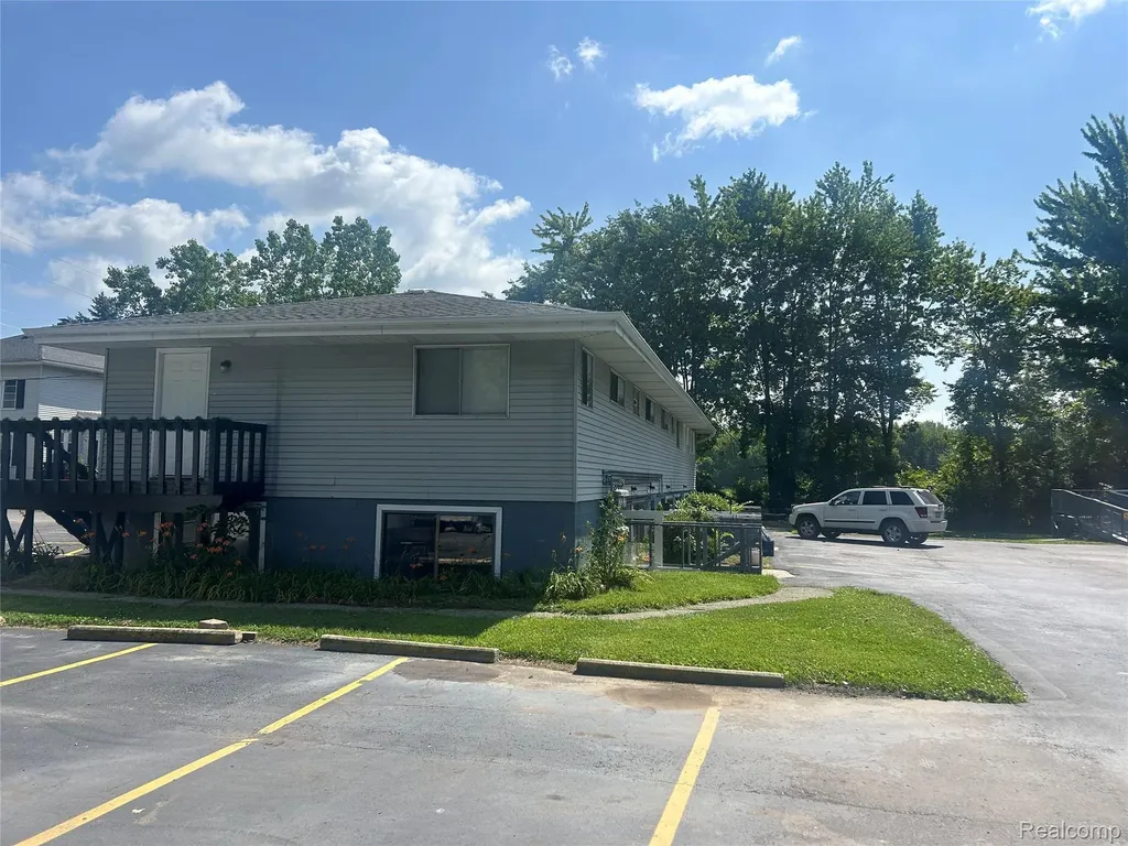 36984 Division Road Richmond City MI 48062