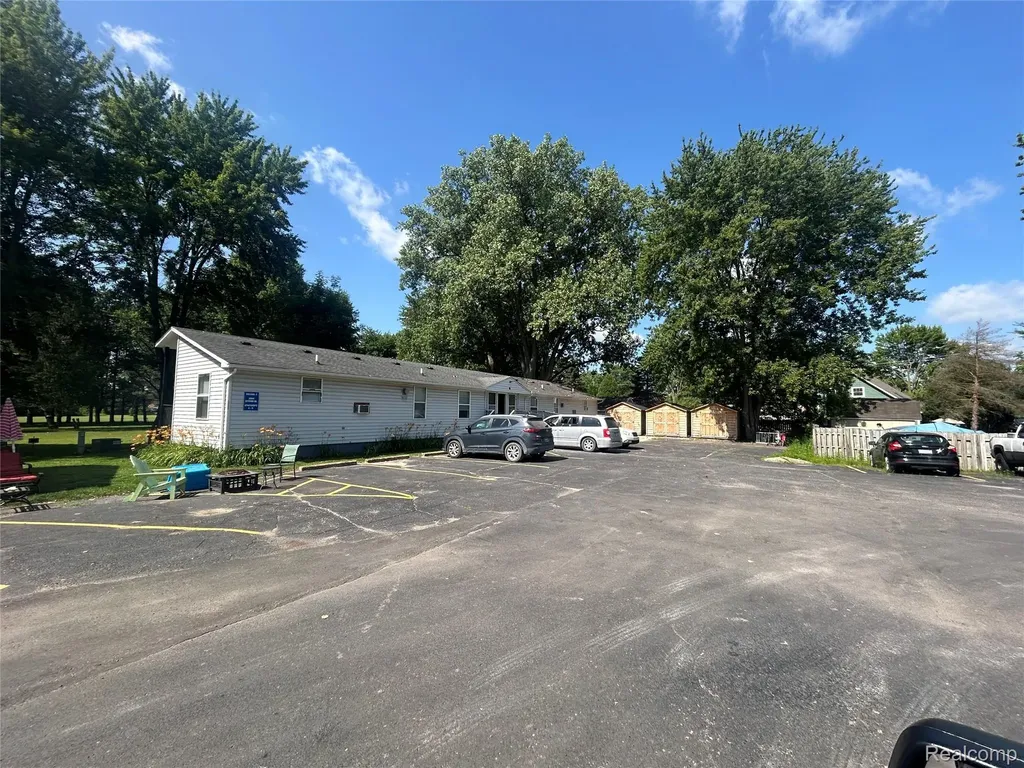 36984 Division Road Richmond City MI 48062