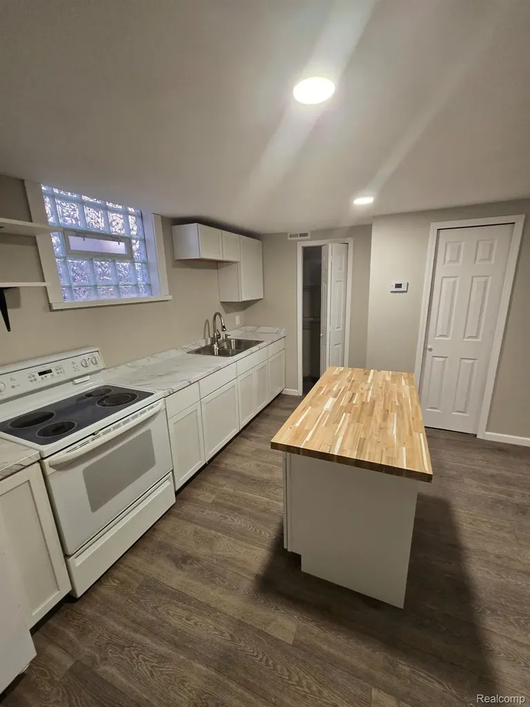 36984 Division Road Richmond City MI 48062
