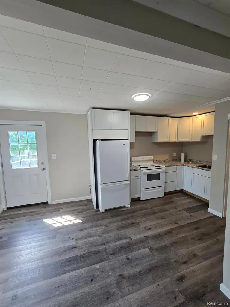 36984 Division Road Richmond City MI 48062