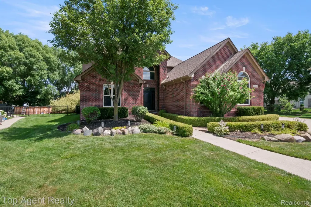 53268 Kakos Drive Chesterfield Township MI 48051