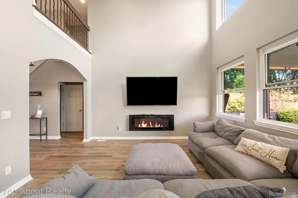 53268 Kakos Drive Chesterfield Township MI 48051