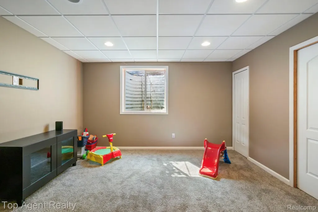 53268 Kakos Drive Chesterfield Township MI 48051