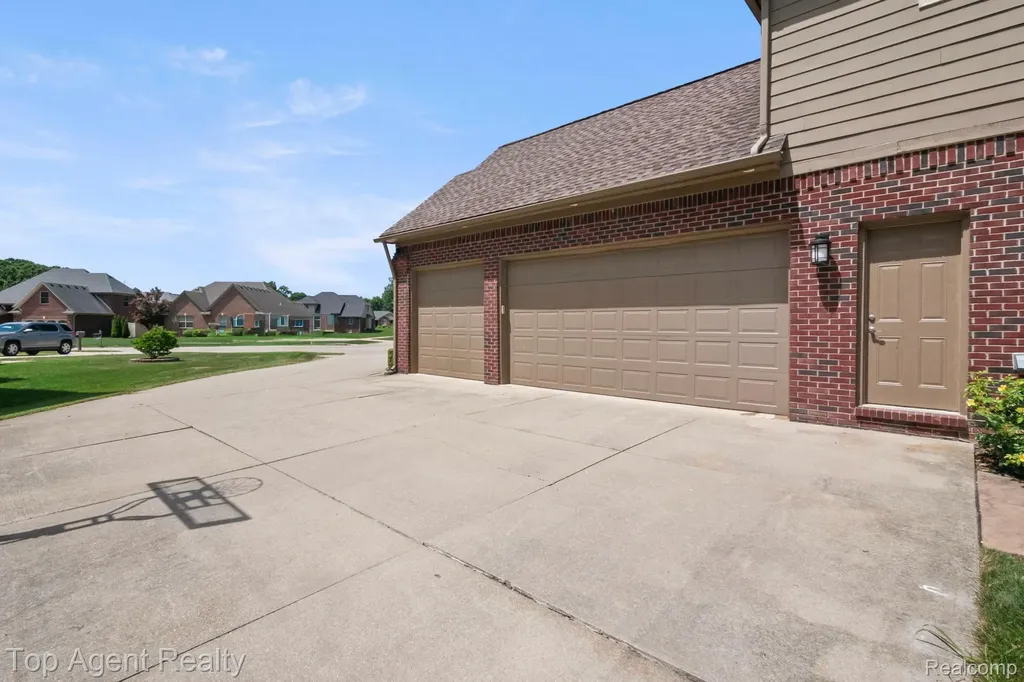 53268 Kakos Drive Chesterfield Township MI 48051