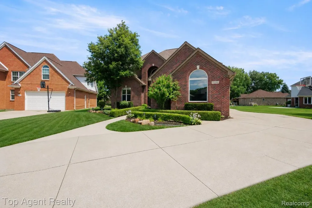 53268 Kakos Drive Chesterfield Township MI 48051