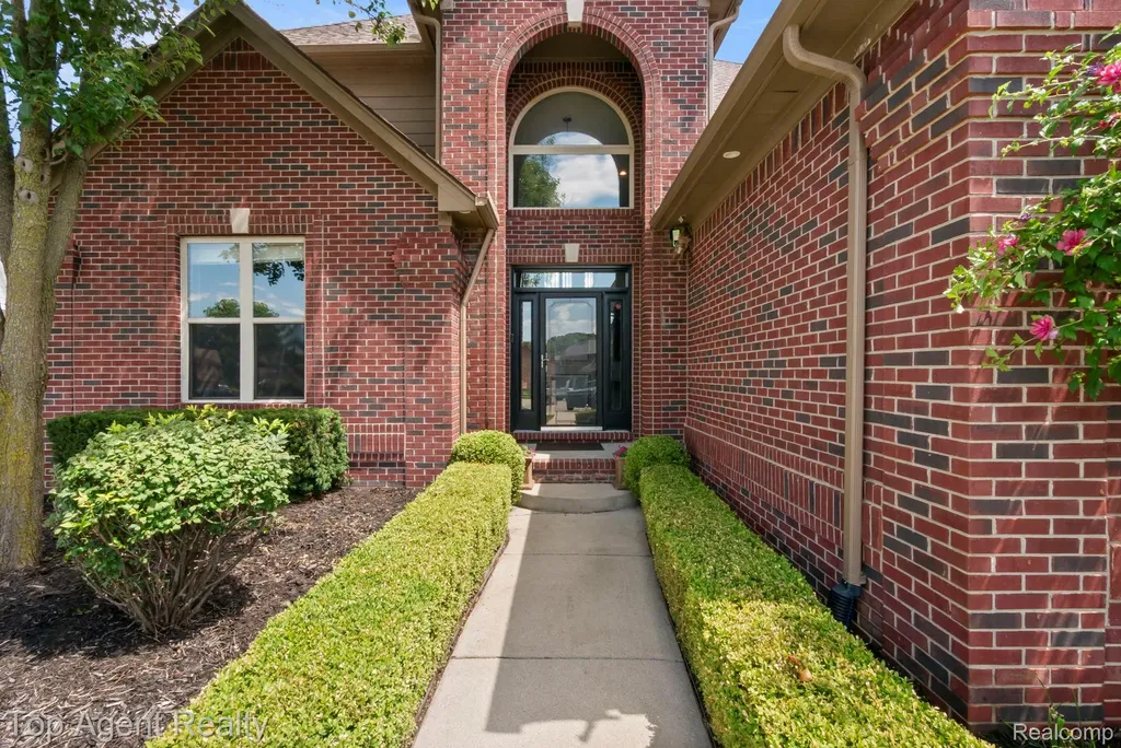 53268 Kakos Drive Chesterfield Township MI 48051