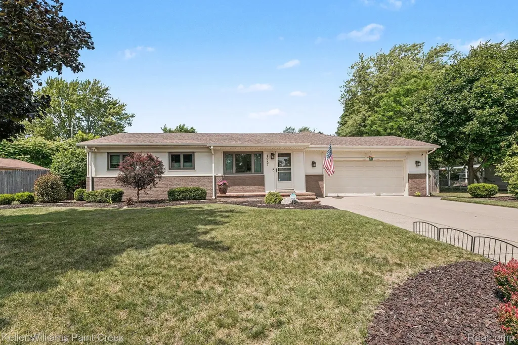 1087 Collingwood Drive Rochester Hills City MI 48307