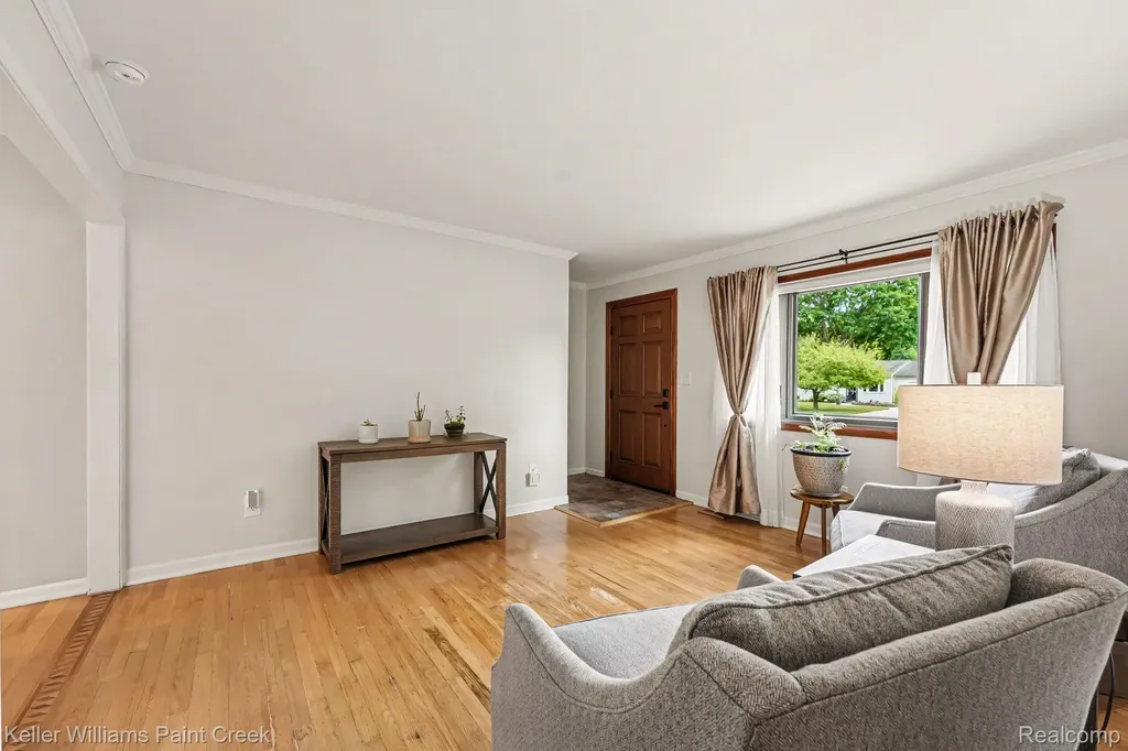 1087 Collingwood Drive Rochester Hills City MI 48307