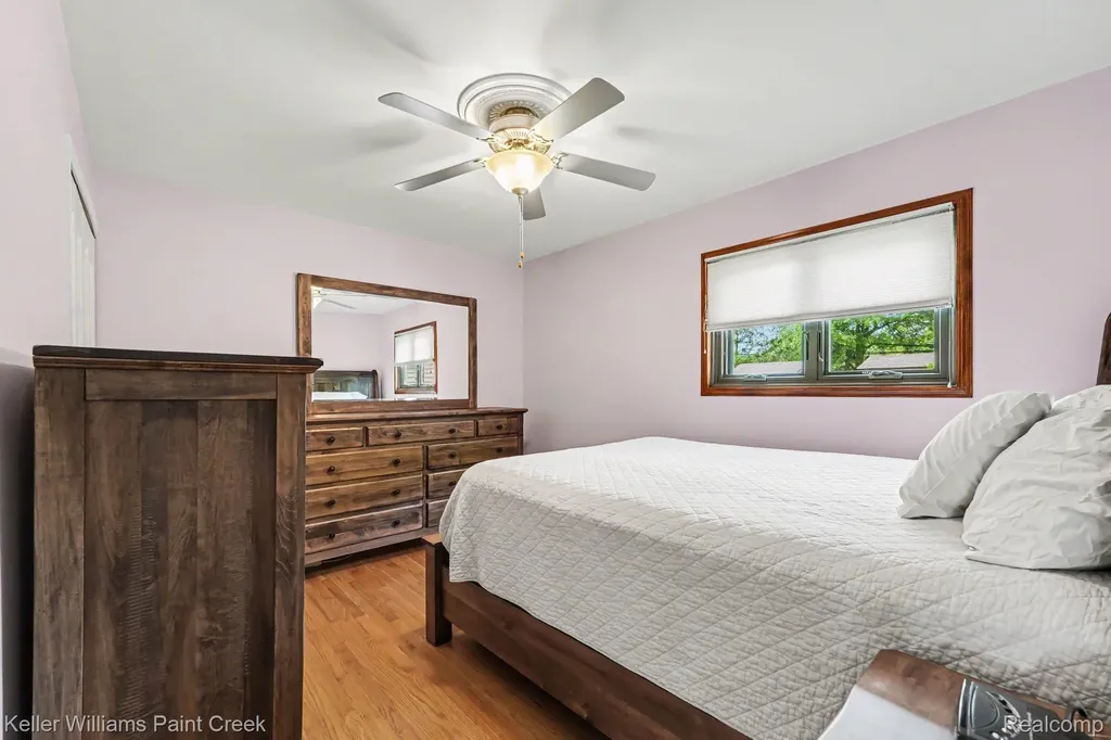 1087 Collingwood Drive Rochester Hills City MI 48307