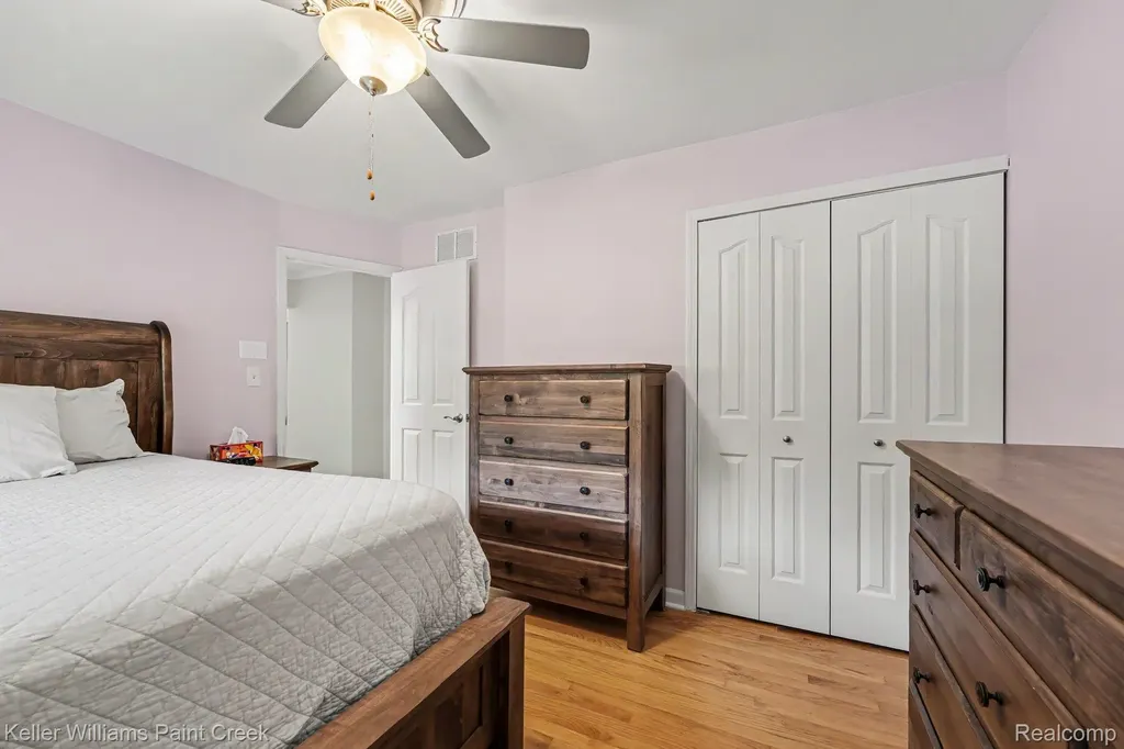 1087 Collingwood Drive Rochester Hills City MI 48307