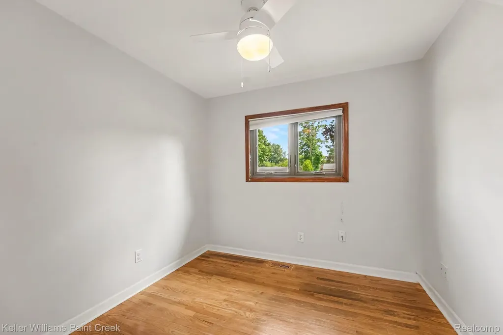 1087 Collingwood Drive Rochester Hills City MI 48307