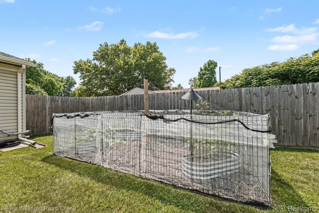 1087 Collingwood Drive Rochester Hills City MI 48307