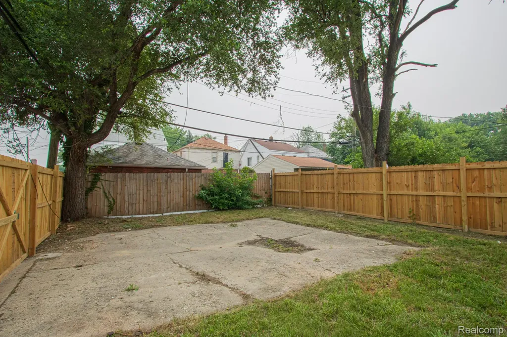 16932 Ward Avenue Detroit City MI 48235