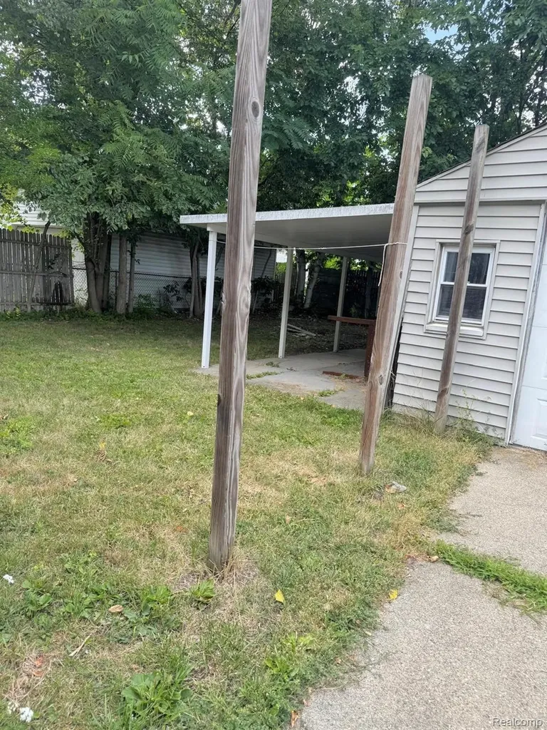 640 Crawford Street Flint City MI 48507