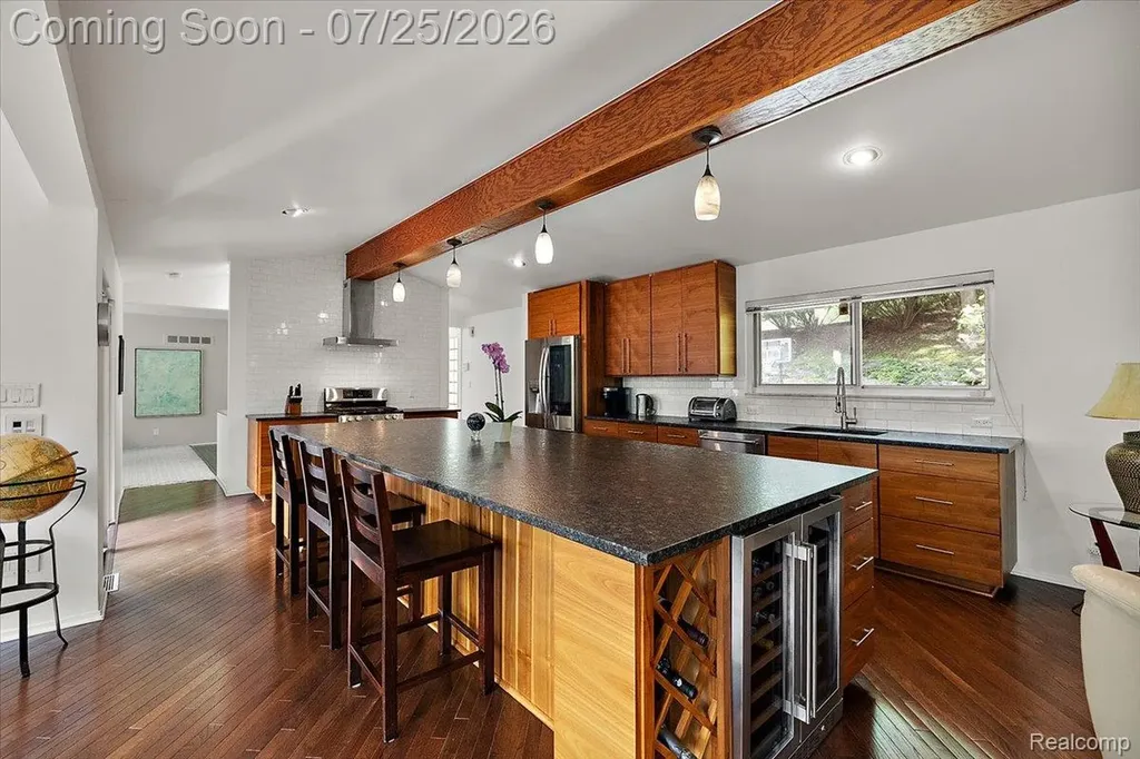 4910 Malibu Drive Bloomfield Charter Township MI 48302