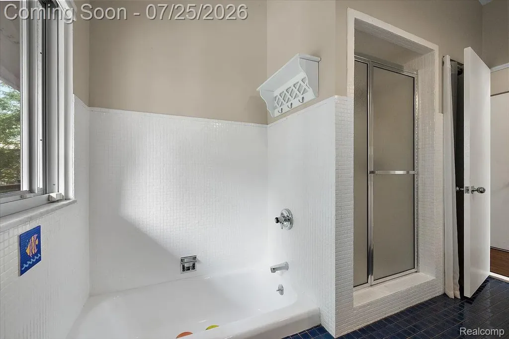 4910 Malibu Drive Bloomfield Charter Township MI 48302