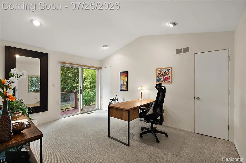 4910 Malibu Drive Bloomfield Charter Township MI 48302