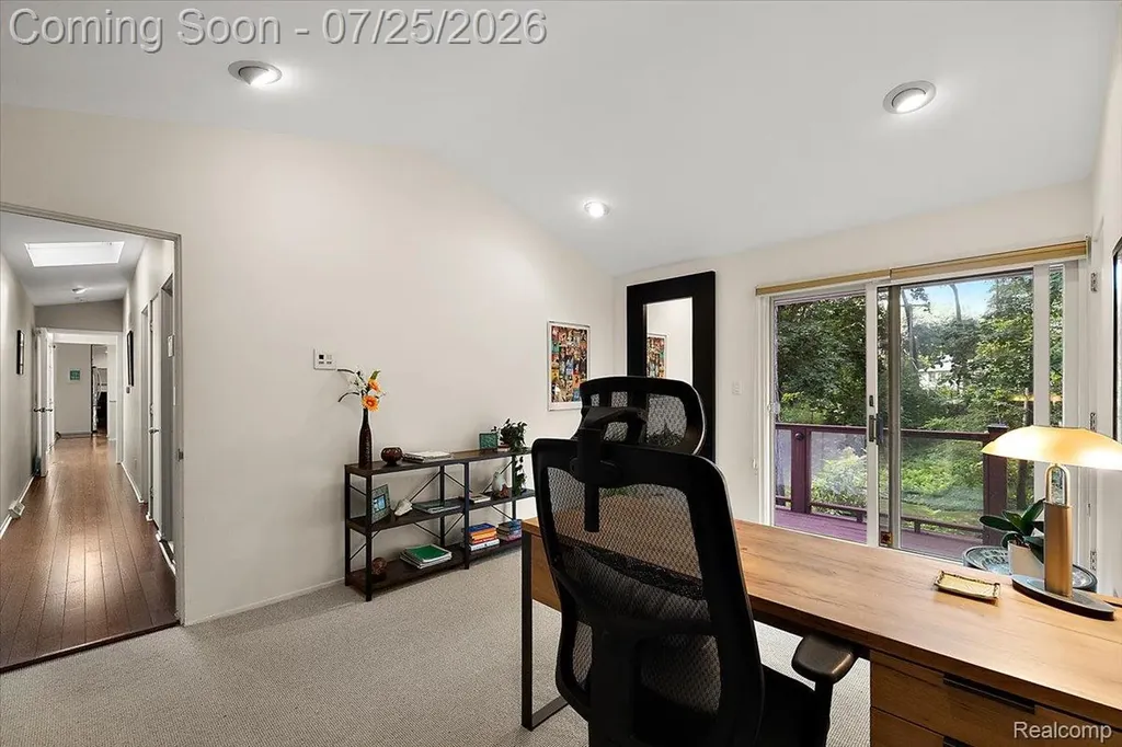 4910 Malibu Drive Bloomfield Charter Township MI 48302