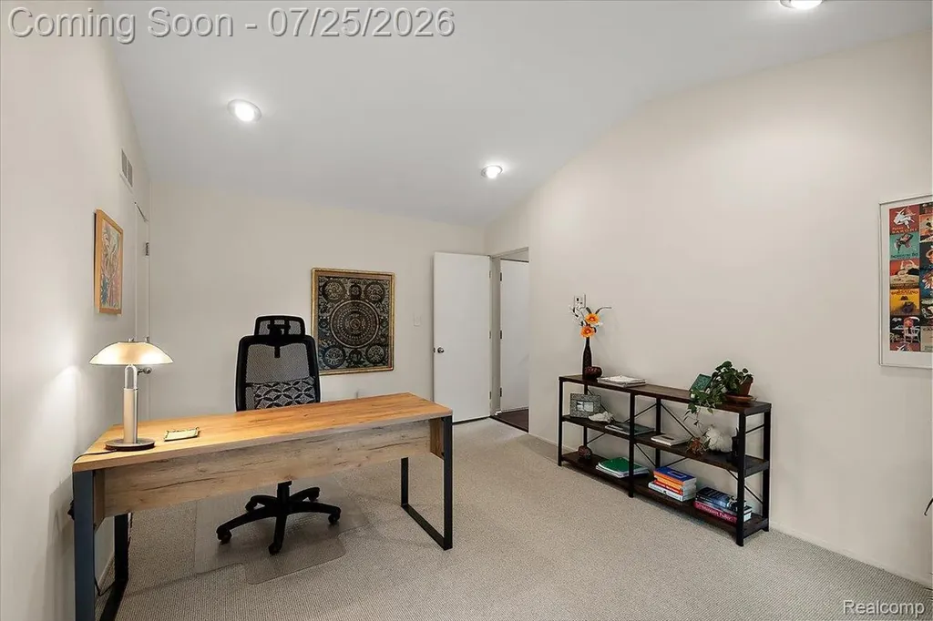 4910 Malibu Drive Bloomfield Charter Township MI 48302