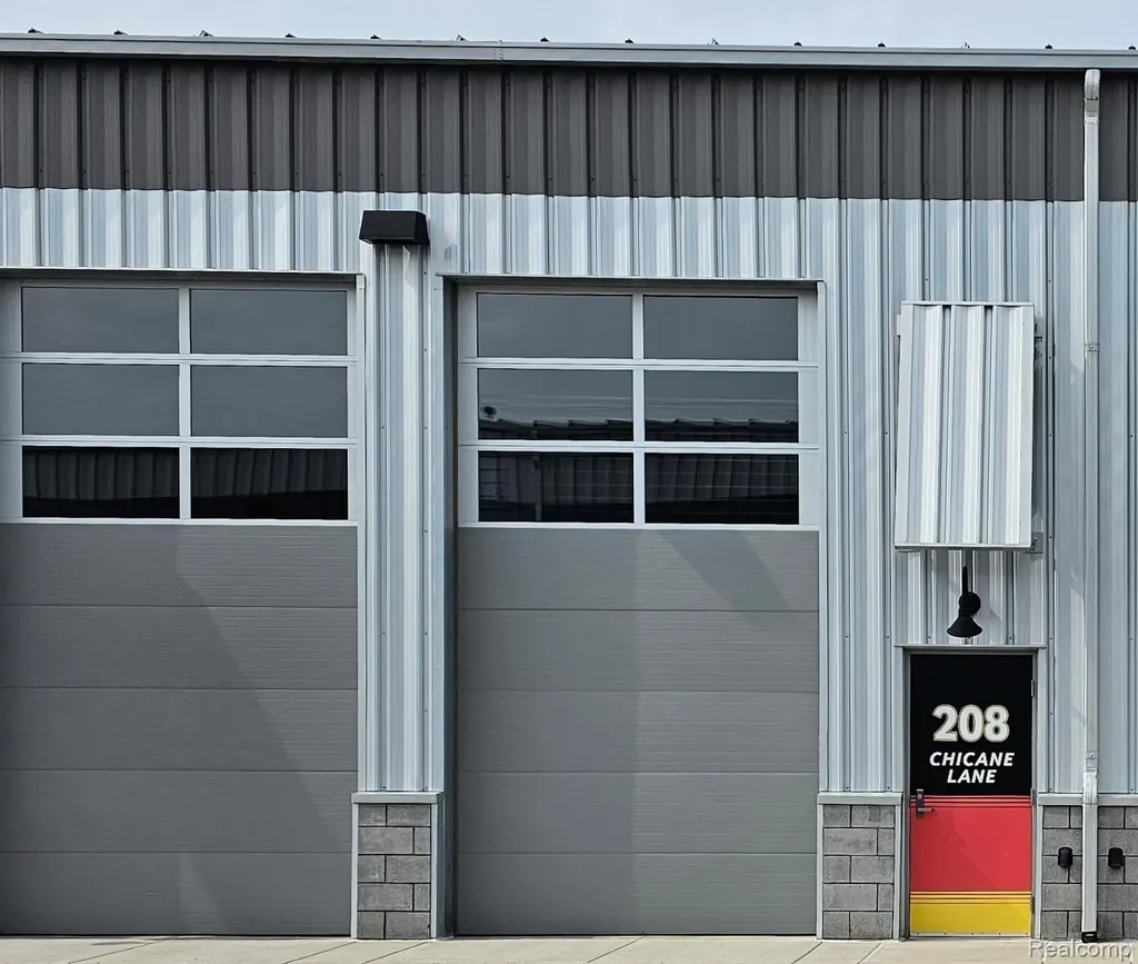 208 Chicane Lane Pontiac City MI 48341
