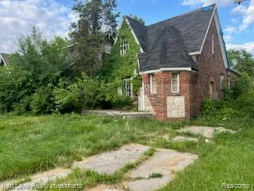 8854 Pinehurst Street Detroit City MI 48204